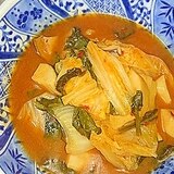 キムチ鍋の素でほうれん草・エリンギ・白菜のピリ辛煮